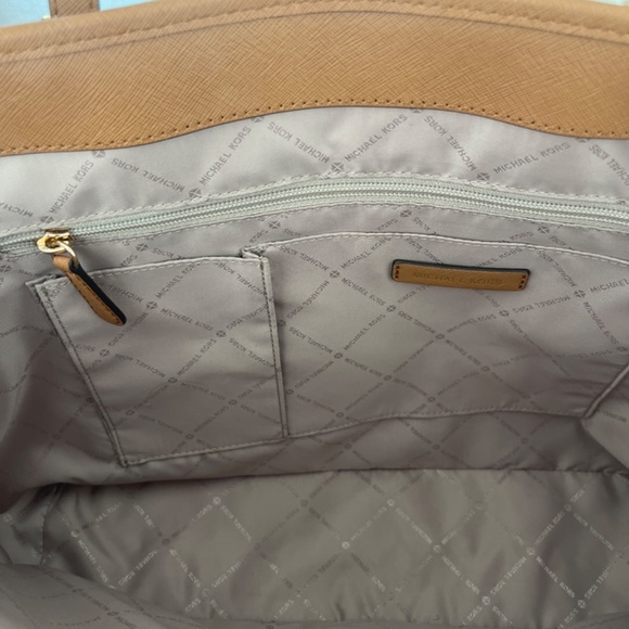 Michael Kors Laptop Bag - Picture 4 of 6